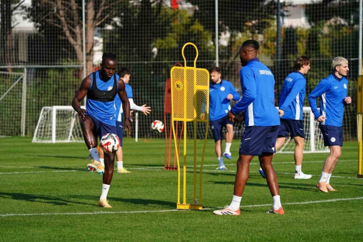 Çaykur Rizespor 2. Devre Hazırlıklarını Sürdürüyor