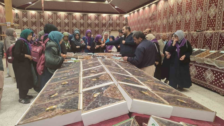 Denizli Umre Kafilesi Medine’de Manevi Dolu Bir Gün Yaşadı