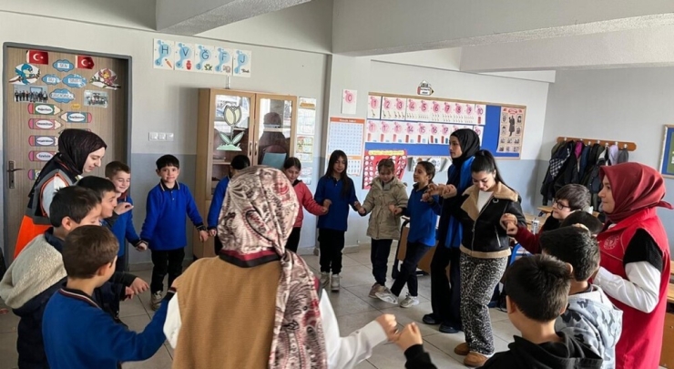 Dpü Şaphane Myo’dan Gediz’de ’tutum, Yatırım Ve Türk Malları Haftası’ Etkinliği