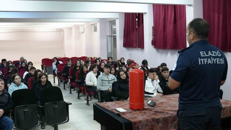 Elazığ İtfaiyesi Bir Yılda, 2 Bin 909 Olaya Müdahale Etti