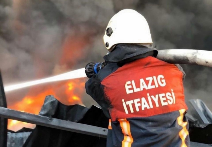 Elazığ İtfaiyesi Bir Yılda, 2 Bin 909 Olaya Müdahale Etti