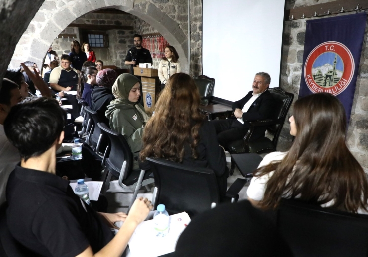 Mektep Melikgazi’de Eğitim Alan Gençler Topluma Işık Olacaklar