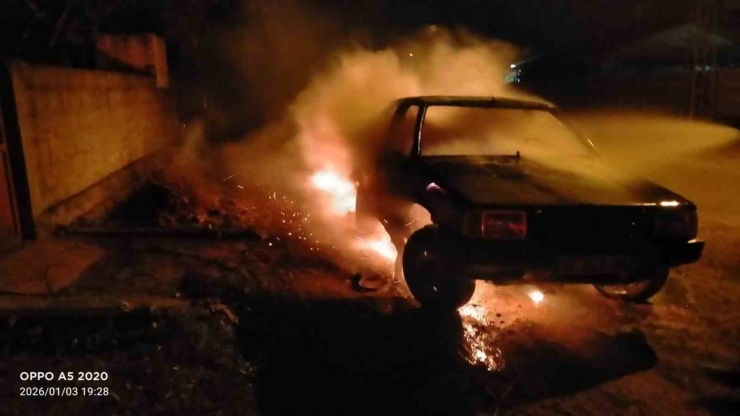 Gönen’de Araç Yangınına Müdahale Edildi