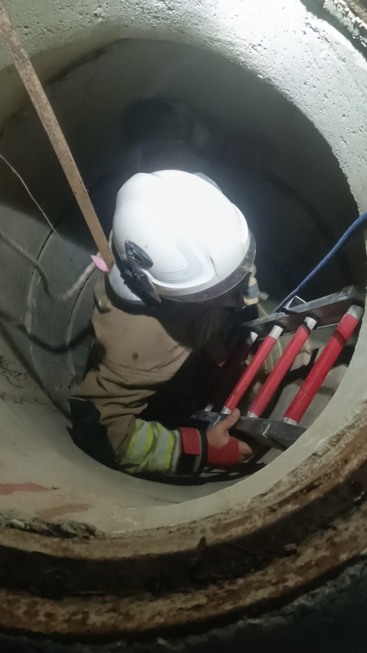 Su Kuyusunda Mahsur Kalan Keçiyi İtfaiye Kurtardı