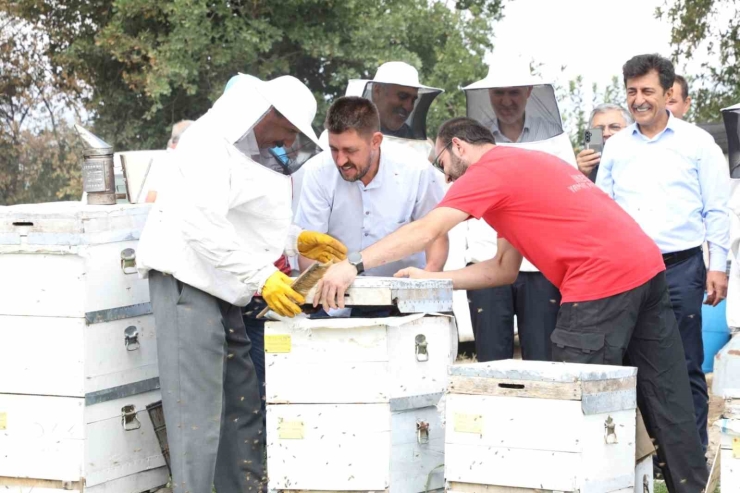 İ̇negöl Belediyesi’nden Tarıma Ve Üreticiye Tam Destek