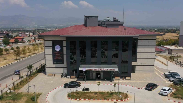 Manisa’da 2025’te 11 Milyon Muayene, 145 Bin Ameliyat Yapıldı