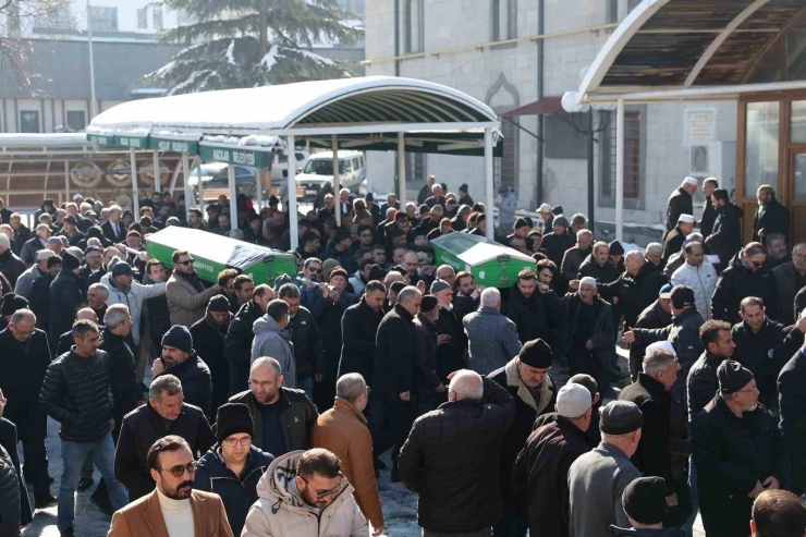 Başkan Özdoğan’dan Ekici Ailesine Taziye