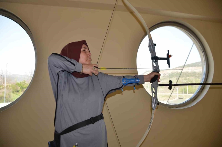 Osmanlı Dizilerinden Etkilendi, 48 Yaşında Okçuluğa Başladı