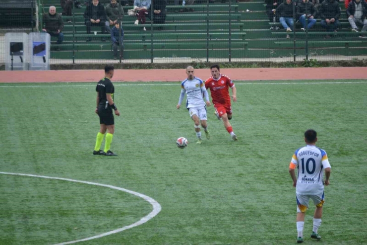 Söğütspor Zorlu Deplasmandan Puanla Dönmesi Bildi