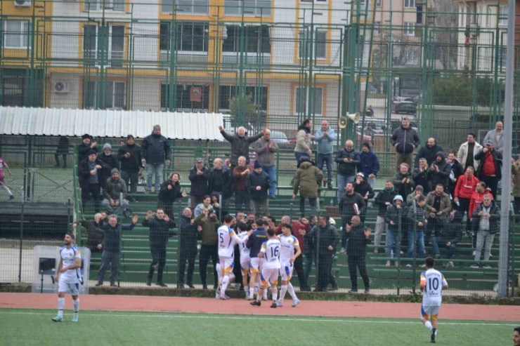 Söğütspor Zorlu Deplasmandan Puanla Dönmesi Bildi