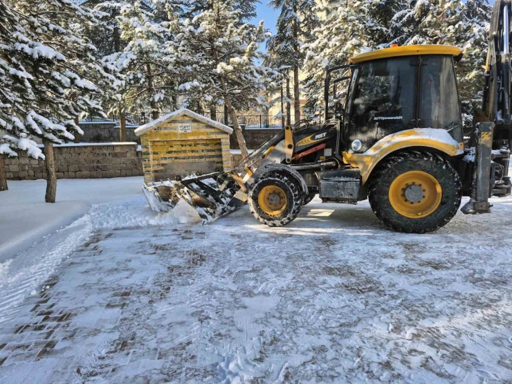 Talas’ta Öğrenciler Okula Temiz Başladı