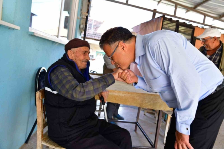 Başkan Öküzcüoğlu Yılın En Başarılı İlçe Belediye Başkanı Seçildi