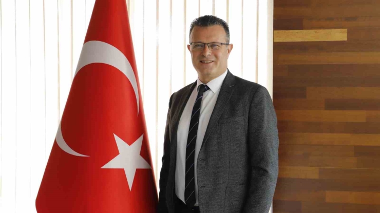 Başkan Öküzcüoğlu Yılın En Başarılı İlçe Belediye Başkanı Seçildi