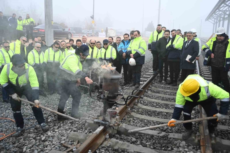 Konyaray Banliyö Hattı’nda Ray Birleştirme Kaynak Programı Yapıldı