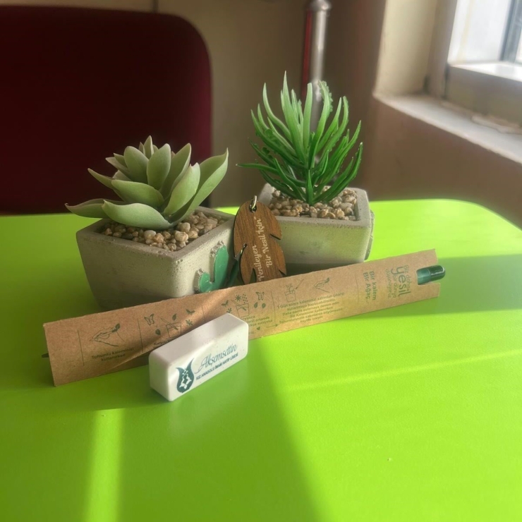 Akşemsettin Kız Anadolu İ̇mam Hatip Lisesi’nde Öğrencilere "tohumlu Kalem" Sürprizi