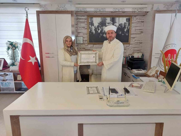 Polonyalı Oksana Müslüman Olup Meryem İsmini Aldı