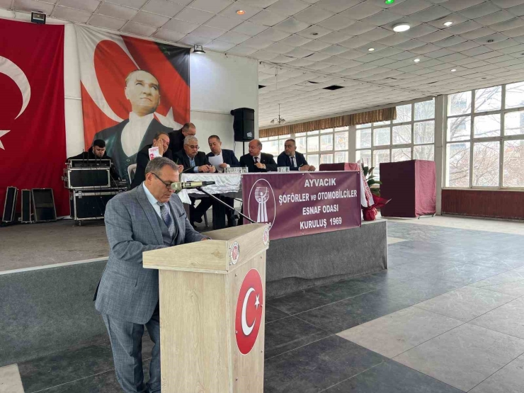 Ayvacık’ta Şoförler Ve Otomobilciler Esnaf Odası Başkanı Mehmet Solak Güven Tazeledi