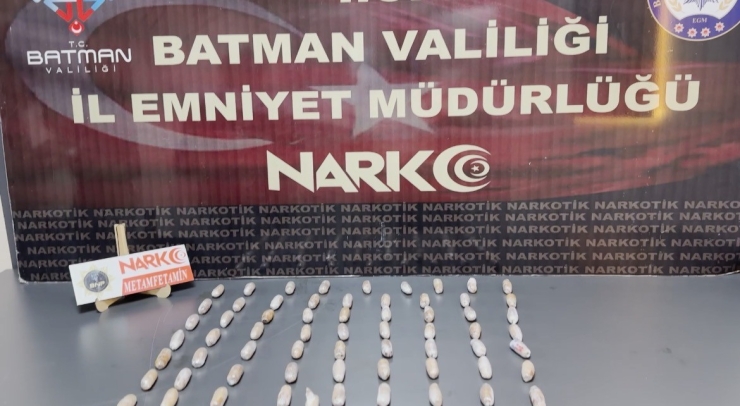 Batman’da Yabancı Uyruklu Bir Şahsın Midesinden 64 Parça Uyuşturucu Çıktı