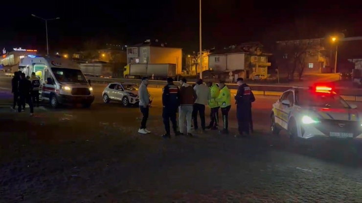 İ̇negöl’de Otomobiller Çarpıştı: 1’i Çocuk 3 Yaralı