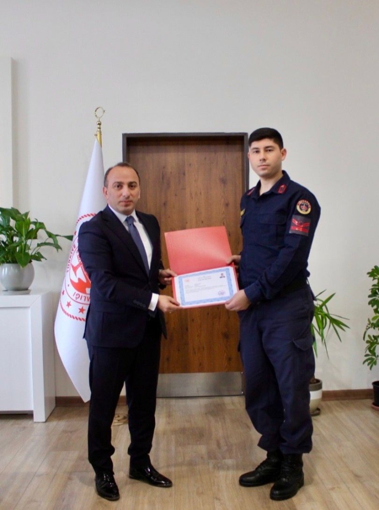 Çine Kaymakamı Erdoğan’dan Jandarma Personeline Başarı Belgesi
