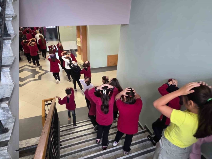 Darıca’da 37 Bin Öğrenciye Uygulamalı Afet Eğitimi