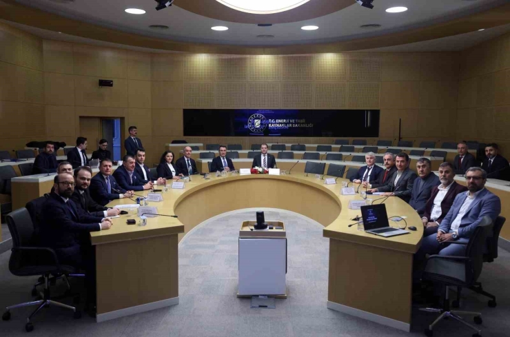 Yeka Ges-2025 Yarışmalarının Sözleşmeleri İmzalandı