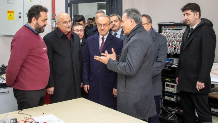 İ̇nönü Üniversitesi Bilimsel Ve Teknolojik Araştırma Merkezi Törenle Hizmete Açıldı