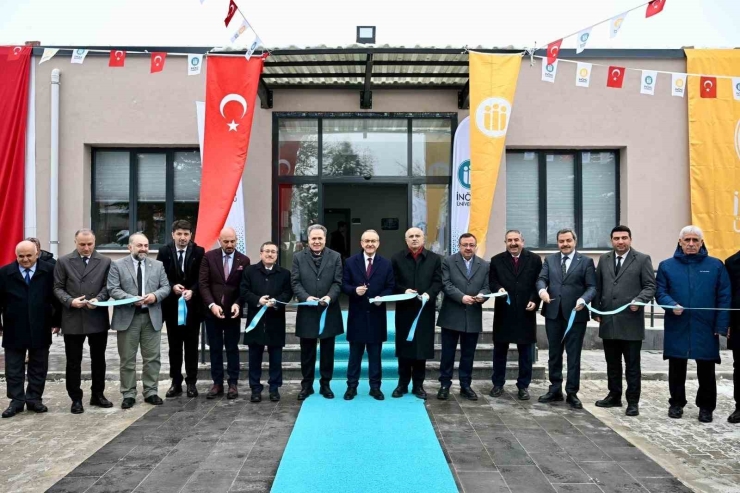 İ̇nönü Üniversitesi Bilimsel Ve Teknolojik Araştırma Merkezi Törenle Hizmete Açıldı