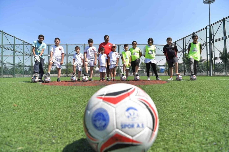 Büyükşehir, 2025 Yılında 842 Bin Sporseveri Buluşturdu: Sporun Merkezi Kayseri