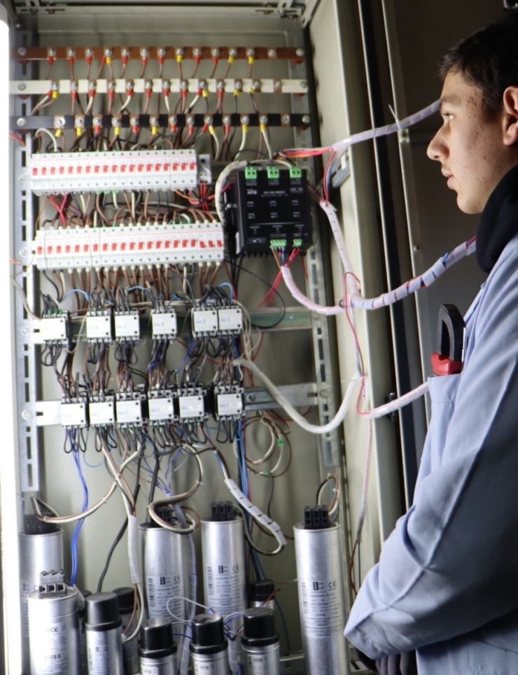 Öğrencilerden Enerji Tasarrufu Sağlayan Sistem