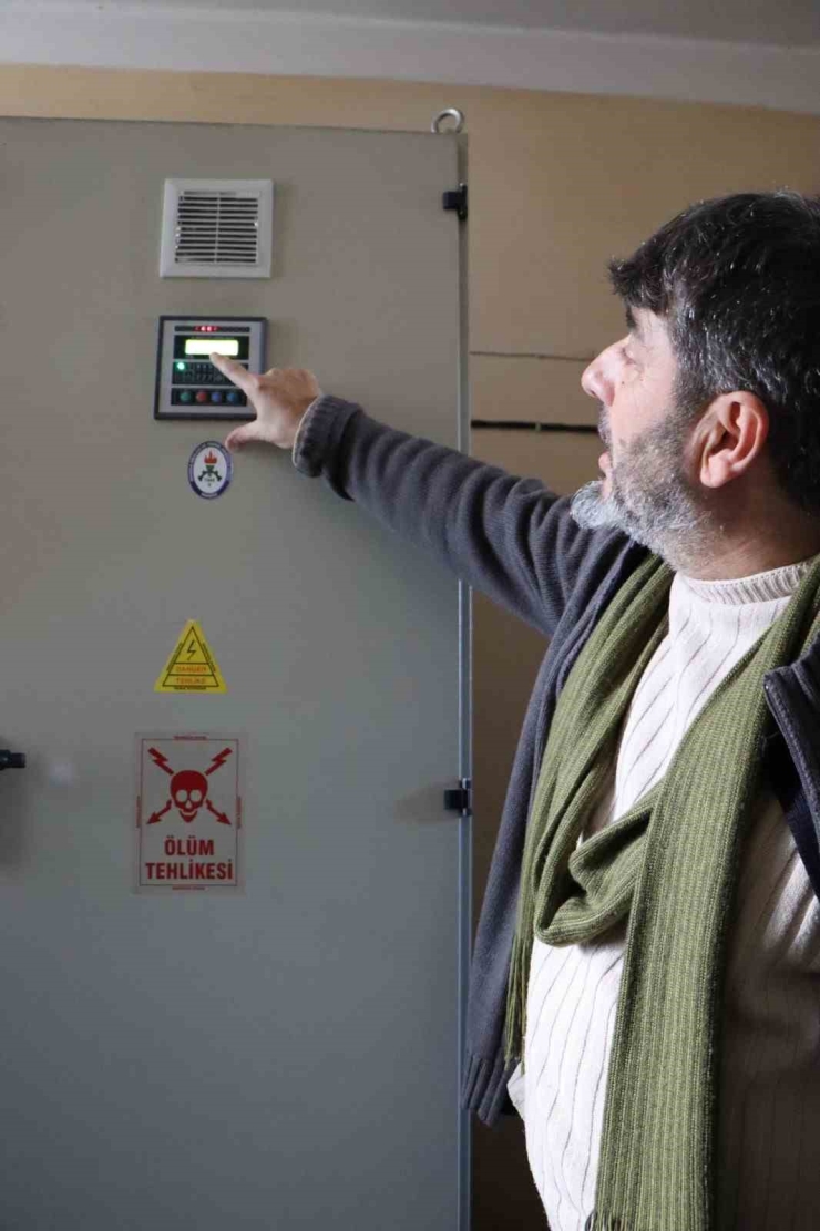 Öğrencilerden Enerji Tasarrufu Sağlayan Sistem