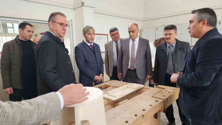 Meslekî Eğitim Tavşanlı’da Masaya Yatırıldı