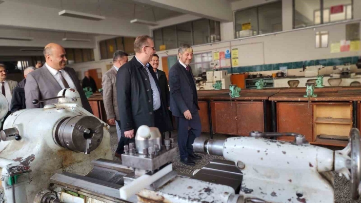 Meslekî Eğitim Tavşanlı’da Masaya Yatırıldı