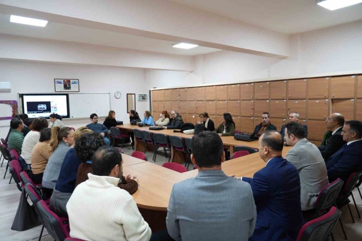 Muğla İ̇l Milli Eğitim Müdürü Çay Öğrenci Ve Öğretmenlerle Bir Araya Geldi