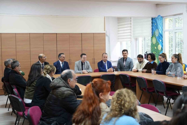 Muğla İ̇l Milli Eğitim Müdürü Çay Öğrenci Ve Öğretmenlerle Bir Araya Geldi