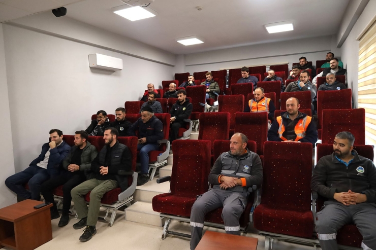 Belediye Personellerine Sokak Hayvanları İçin Güvenli Müdahale Eğitimi