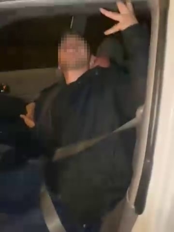 Aracına Çarpan 3 Kişiyi Kendinden Geçmiş Halde Gördü, O Anları Kayda Aldı