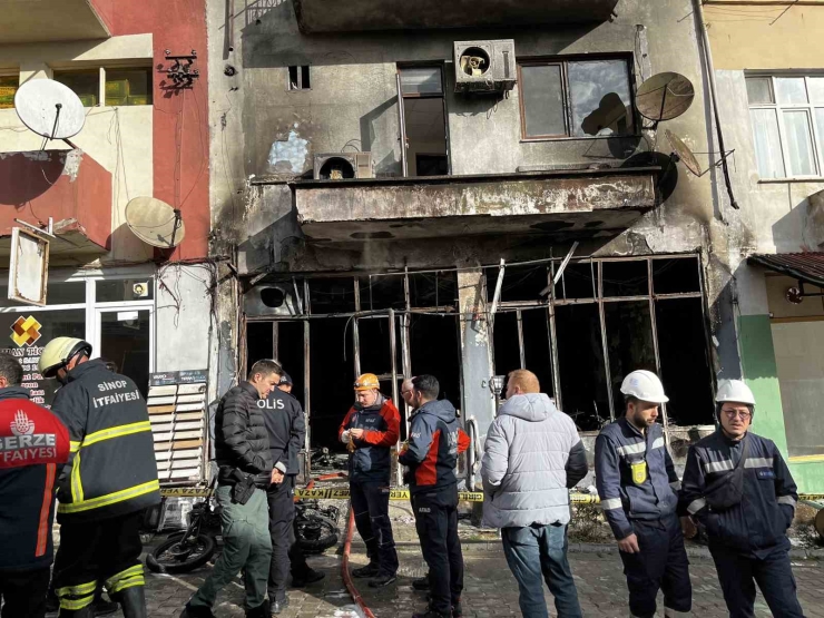 Sinop’ta Motosiklet Tamirhanesinde Yangın: 1 Yaralı