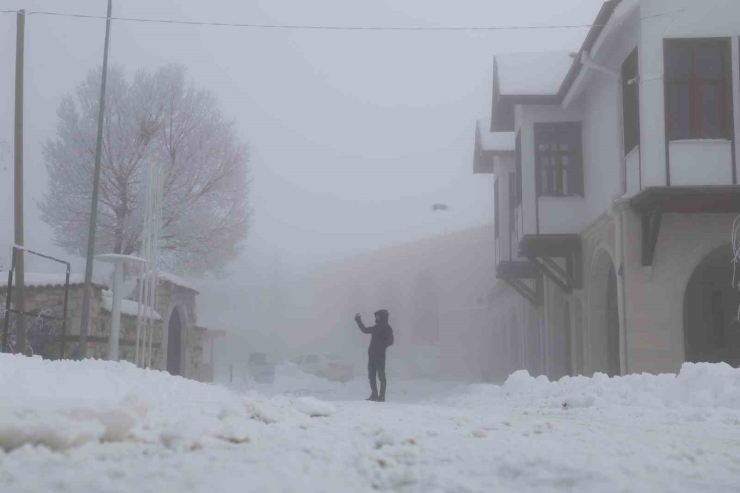 Sis Ve Kar Altındaki Harput, En Sessiz Günlerini Yaşıyor
