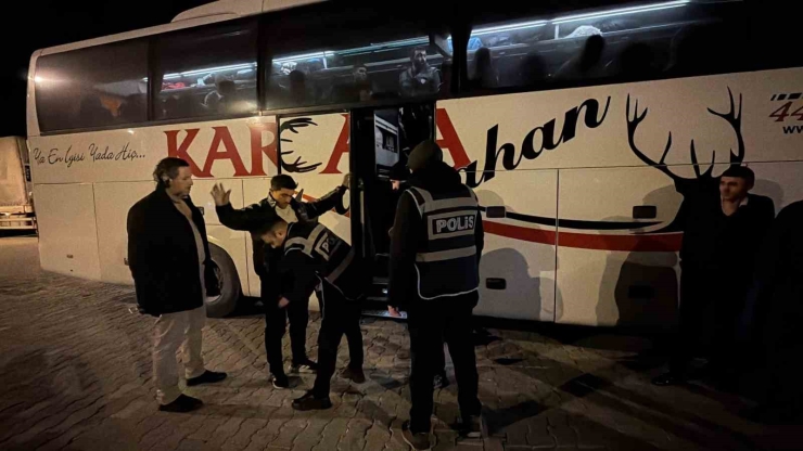 Tokat’ta Durdurulan Otobüste 5 Kaçak Göçmen Yakalandı