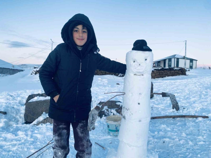 Ağrı’da Soğuk Hava Etkisini Sürdürüyor