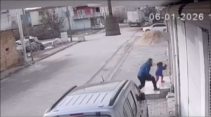 Mardin’de Sokak Ortasında Bebekli Anne Ve Küçük Kıza Acımasız Saldırı