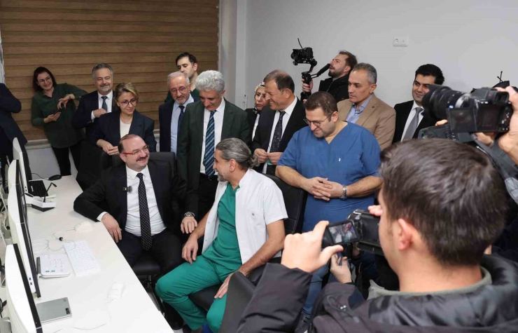 Atatürk Üniversitesi Araştırma Hastanesinde Yeni Nesil Anjiyografi Cihazı Hizmete Alındı