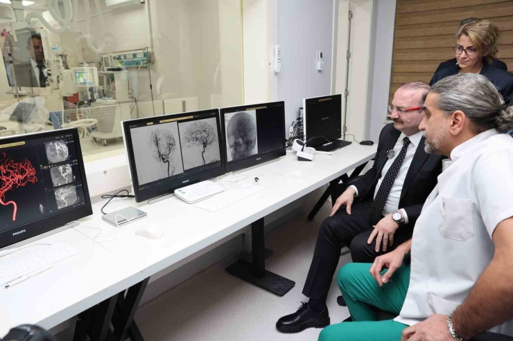 Atatürk Üniversitesi Araştırma Hastanesinde Yeni Nesil Anjiyografi Cihazı Hizmete Alındı
