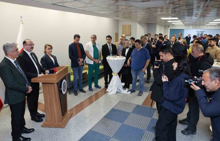 Atatürk Üniversitesi Araştırma Hastanesinde Yeni Nesil Anjiyografi Cihazı Hizmete Alındı