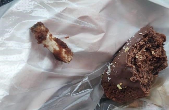 Bir Isırıkta Şok: Kurabiyeden Sigara İzmariti Çıktı