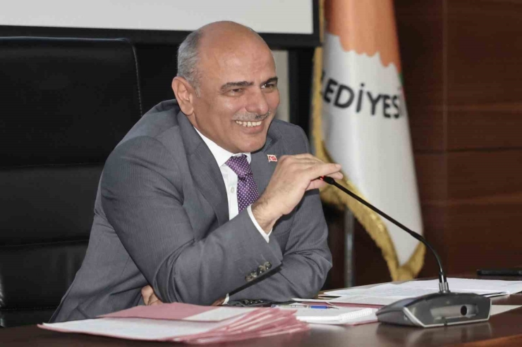 Körfez Belediye Meclisi’nde Metro Durağı Yeri Devri Görüşüldü