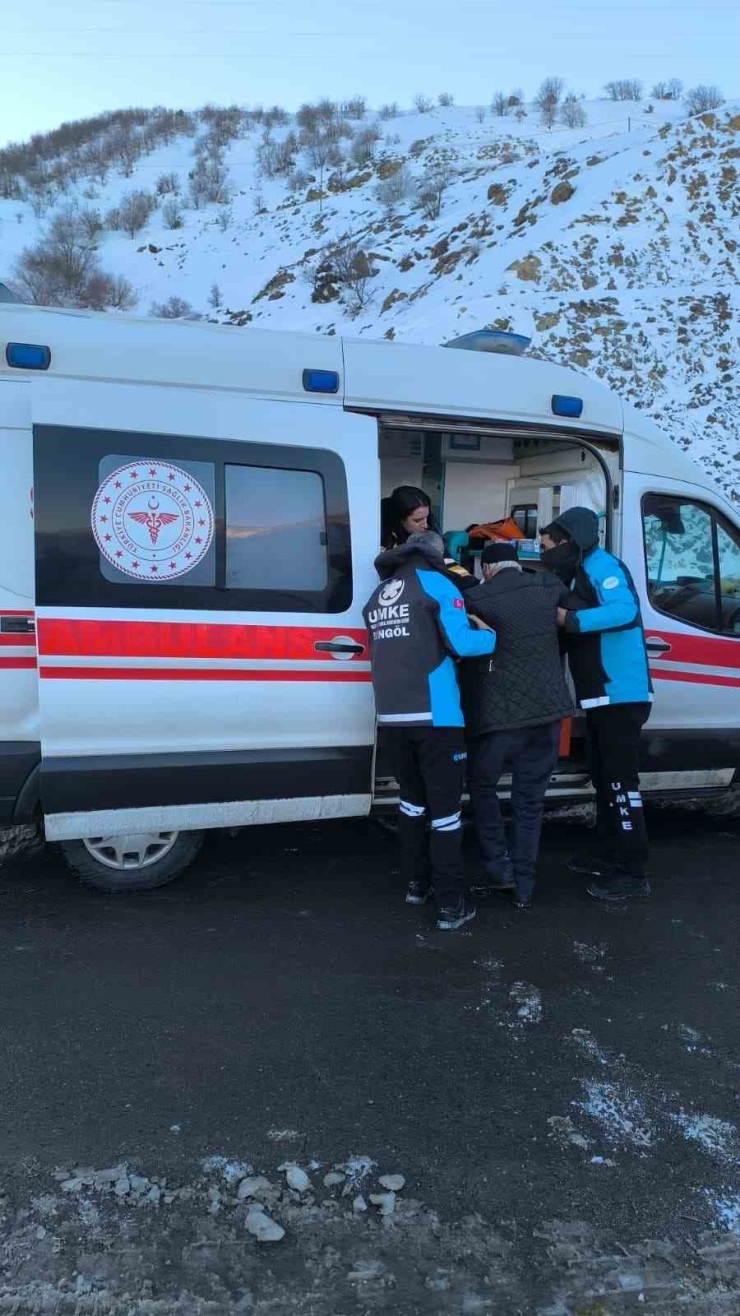 Bingöl’de Umke’den Zorlu Şartlarda Hasta Nakli