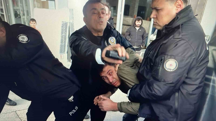 Bozbey’e Saldırı Girişiminde Bulunan 2 Kişi Adli Kontrol Şartıyla Serbest Bırakıldı