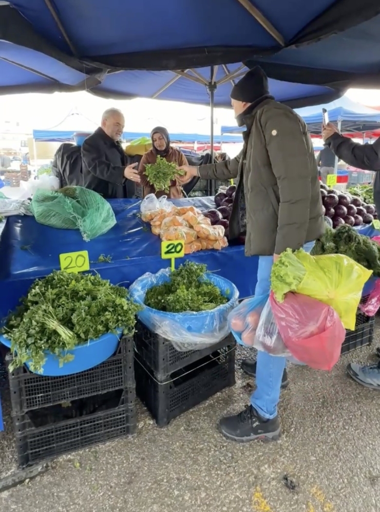 Çorum’da Semt Pazarlarında "seç-al" Dönemi Başladı